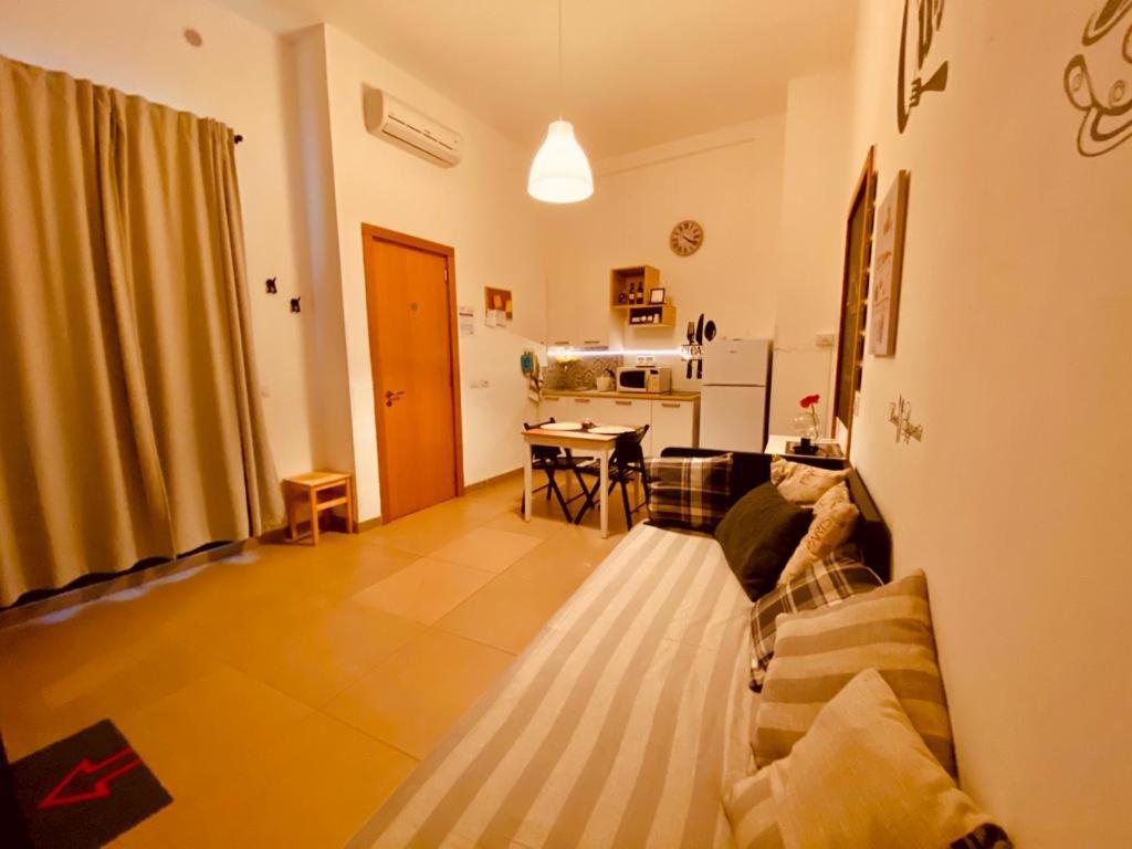 Bed&Go -Valigia Hotel เลชเช ภายนอก รูปภาพ